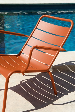 Fermob Luxembourg Sunlounger kandierte Orange